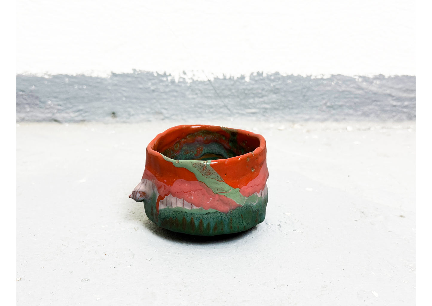 Ceramic T Cup Red-Green by MAXIMILIAN GUTMAIR