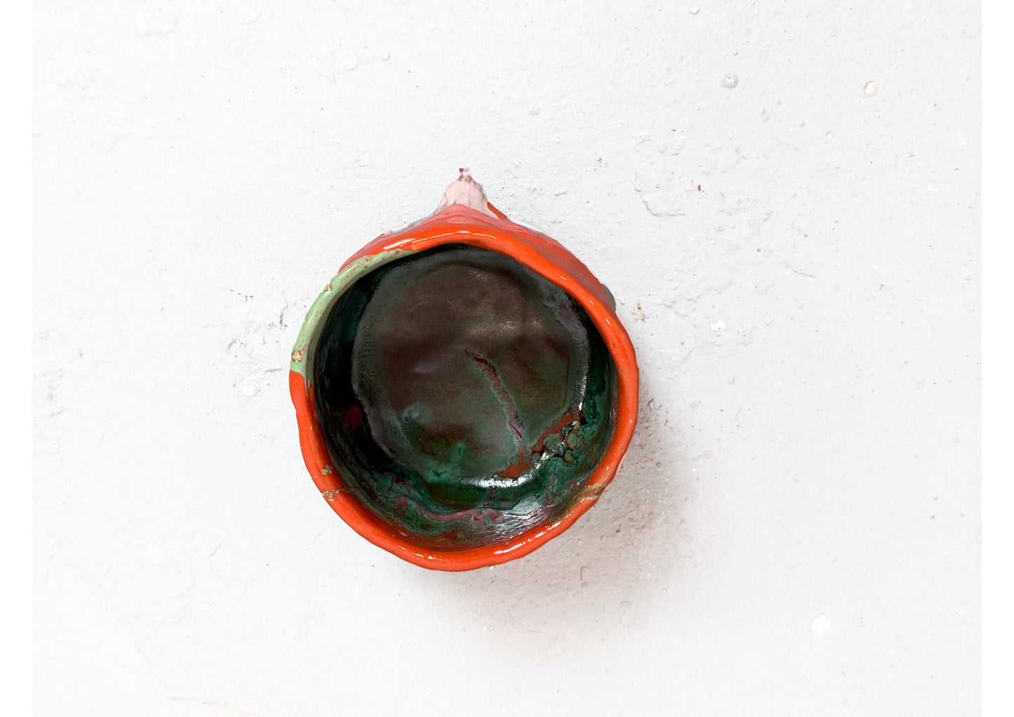 Ceramic T Cup Red-Green by MAXIMILIAN GUTMAIR