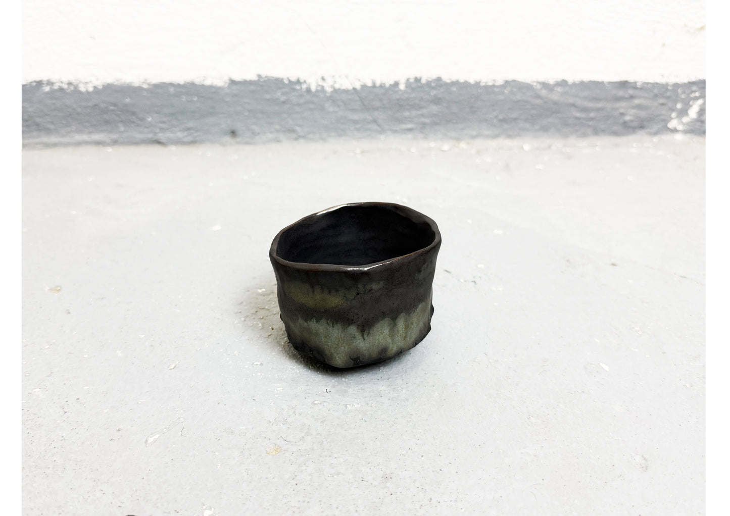 Ceramic D Cup Black-Grey by MAXIMILIAN GUTMAIR